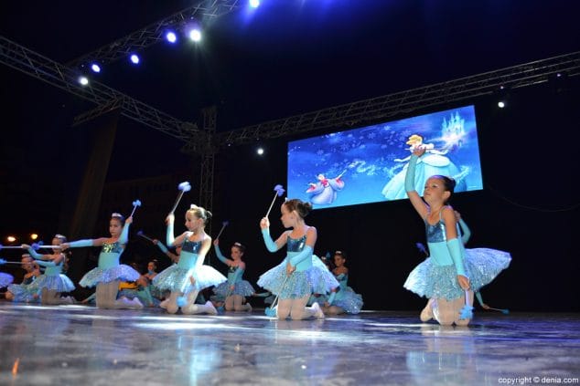 15 gala de patricia senti en las fiestas de denia cenicienta