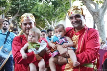 Carrozas Dénia 2016 – Comparsa infantil falla Centro