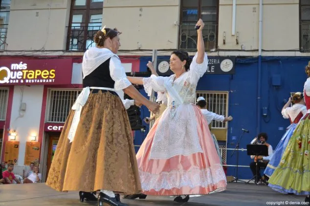 Dianium Dansa y Ras i Pla protagonizaron el XXII Aplec de Danses de Dénia 17 16 xxii aplec de danses de denia bailes del grupo dianium dansa
