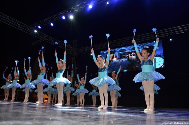 17 gala de patricia senti en las fiestas de denia cenicienta