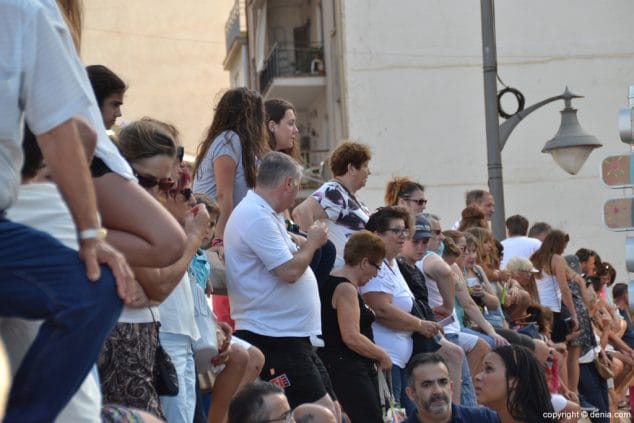 17 primer dia de fiestas de denia 2016 publico en la barrera