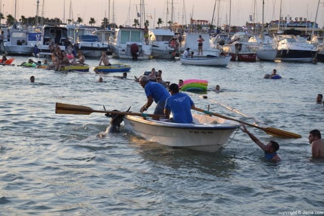 17 rescate de una vaquilla en bous a la mar en denia