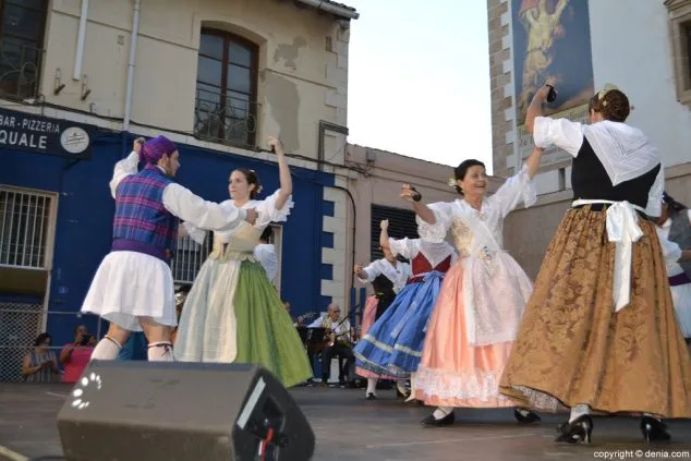 Dianium Dansa y Ras i Pla protagonizaron el XXII Aplec de Danses de Dénia 18 17 xxii aplec de danses de denia actuacion del grupo dianium dansa