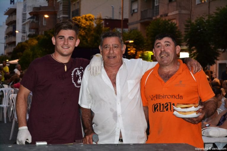 Reparto de cocas - Generaciones Guerri