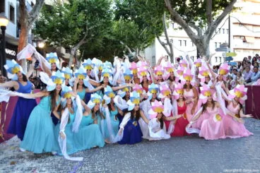 Carrozas Dénia 2016 – Comparsa falla Centro