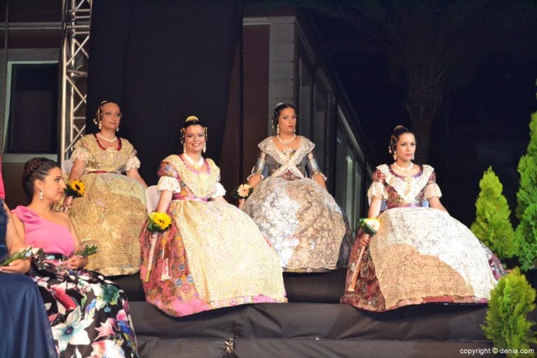 Día del fallero 2016 - Corte de honor de la fallera mayor de Dénia