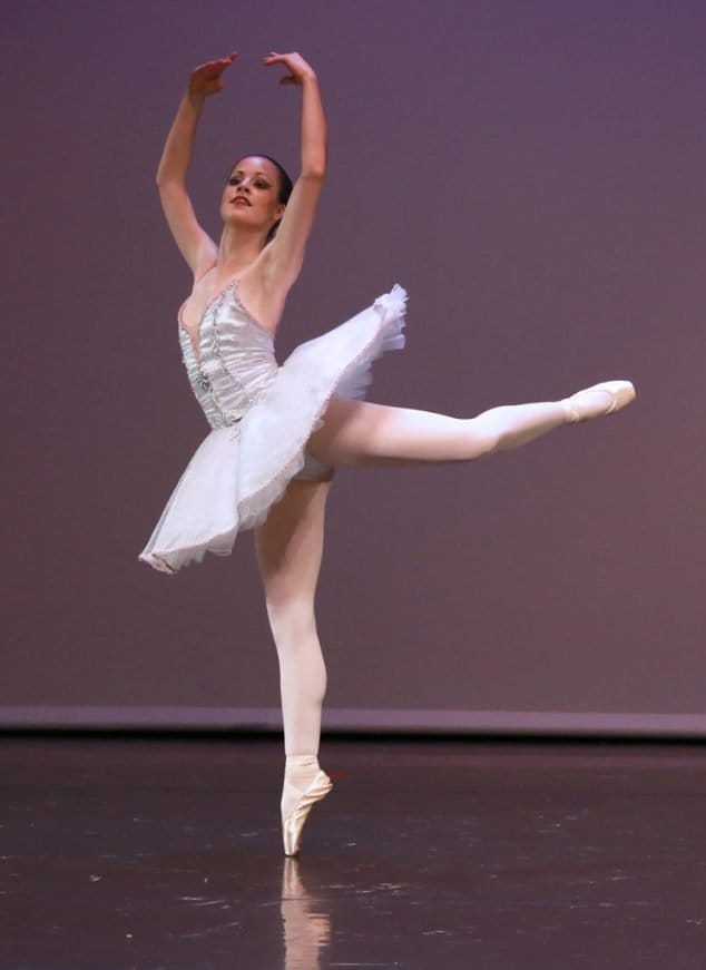 alumna de la escuela de danza de maangeles signes