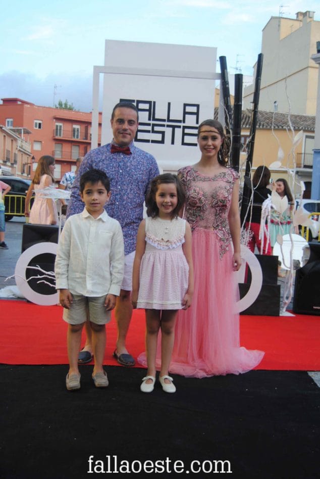 cargos de la falla oeste 2016 en la pasarela