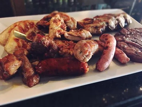 carne a la brasa al punto