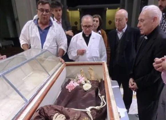 cuerpo del pare pere 1