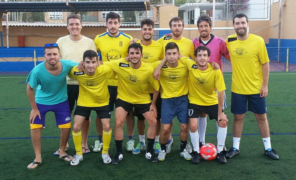 Buen fútbol en el arranque del 'IV Memorial Diego Mena' de fútbol 7 que se juega en el Rodat 1 Equipo Rte. Miguel Juan