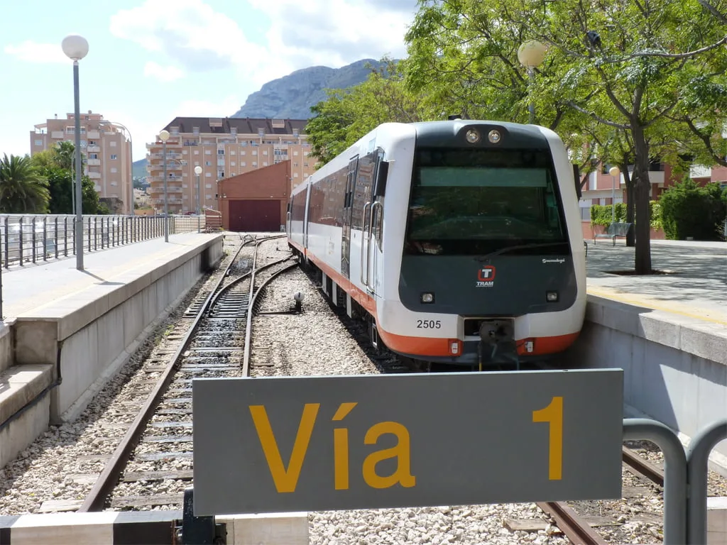 Los alcaldes afectados por el cierre del 'trenet' se reúnen hoy en Dénia 1 Estación de tren de Dénia