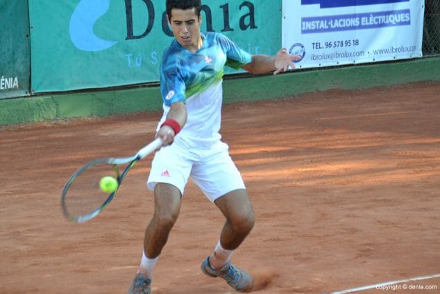 jaume munar dando una derecha