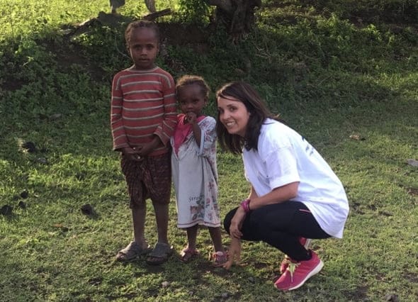 La fiosioterapueta dianense Yael Carbonell en Etiopia