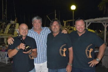 La tripulación del “Reti” con la Diana de Plata