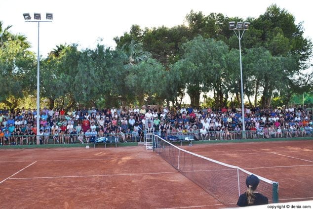 lleno absoluto en la pista central