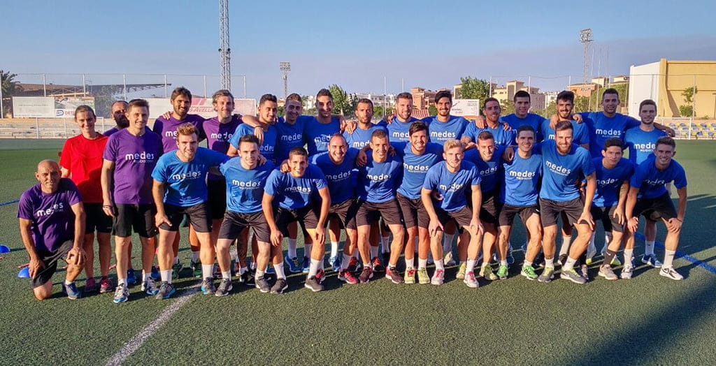 Plantilla del CD Dénia en su primer entrenamiento