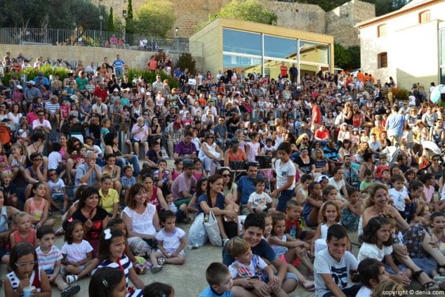 publico asistente a las obras de teatro infantil