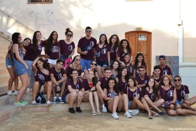 varios quintos de 2016 durante las fiestas de denia