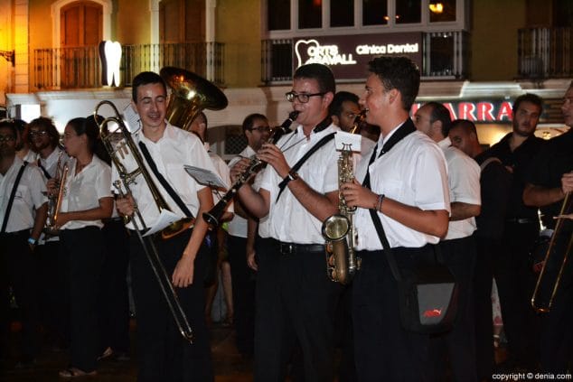 03 concierto de bandas de moros y cristianos denia 2016 musicos