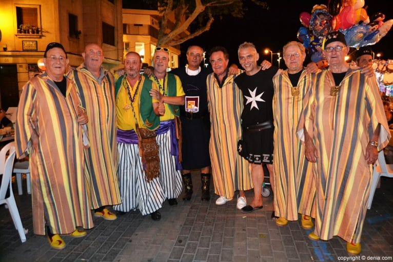 Cena de acampada Moros y Cristianos Dénia 2016 - Fundadores de la fiesta con el presidente