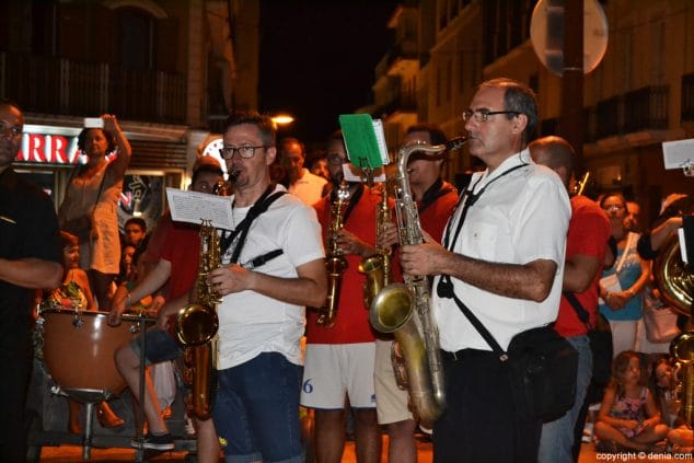 04 concierto de bandas de moros y cristianos denia 2016 saxos