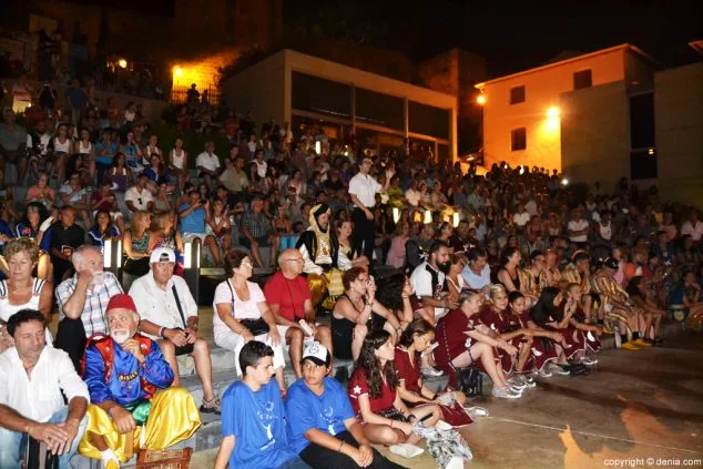 06 concierto de bandas de moros y cristianos denia 2016 publico