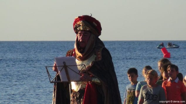06 desembarco moros y cristianos denia 2016 embajador tropas moras