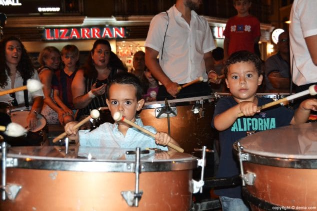 08 concierto de bandas de moros y cristianos denia 2016 percusionistas