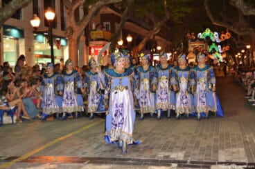 Capitanía mora Filà Walies – Mujeres vestidas de árabe