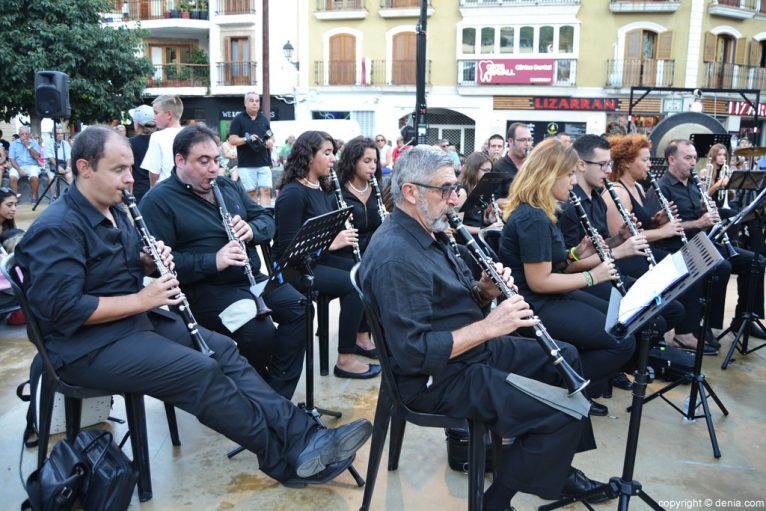 Concierto Agrupació Artística Musical Dénia Moros y Cristianos 2016 - Músicos de la Agrupació