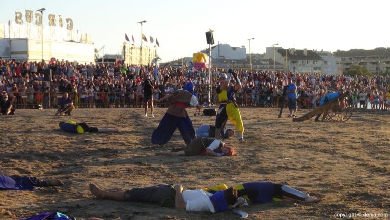 Desembarco Moros y Cristianos Dénia 2016 - Lucha en la playa