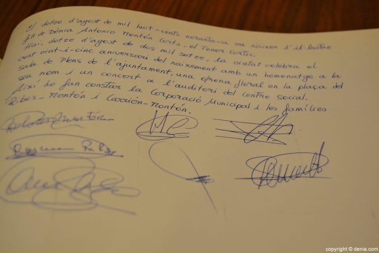 Homenaje al Tenor Cortis en Dénia - libro de honor