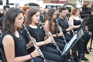 Concierto Agrupació Artística Musical Dénia Moros y Cristianos 2016 – Músicos de la banda