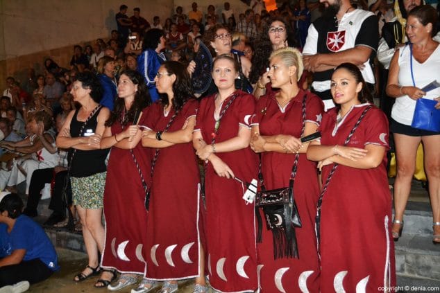 13 concierto de bandas de moros y cristianos denia 2016 festeras alkamar desfilando