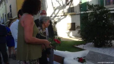 Homenaje al Tenor Cortis en Dénia – Ofrenda de flores