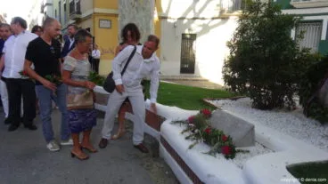 Homenaje al Tenor Cortis en Dénia – Ofrenda de flores