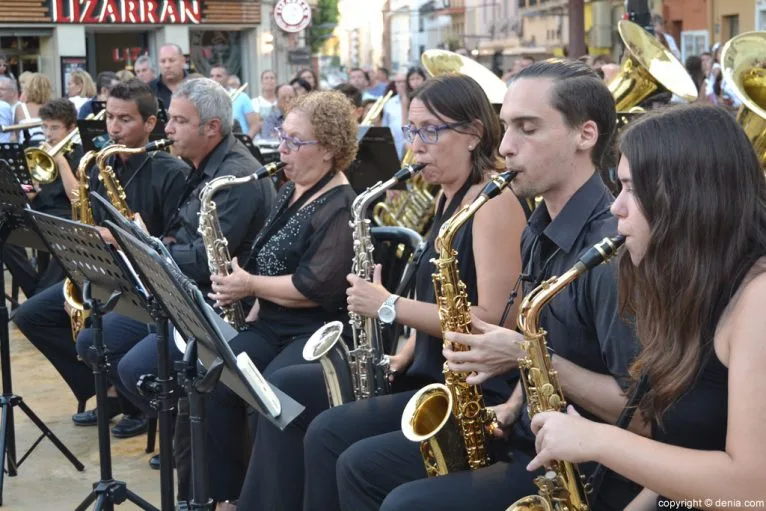 Concierto Agrupació Artística Musical Dénia Moros y Cristianos 2016 - Saxos