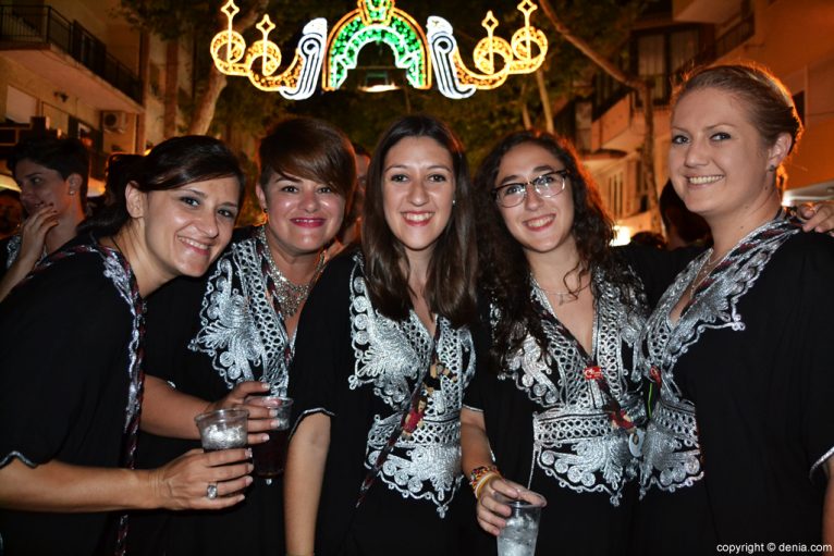 Cena de acampada Moros y Cristianos Dénia 2016 - Chicas alkamar
