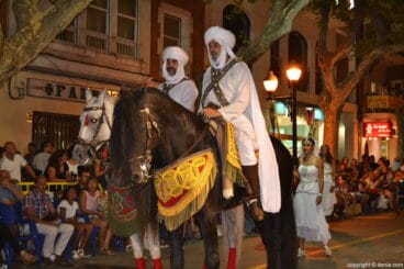 Capitanía mora Filà Walies – Caballos batidores