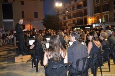 Concierto Agrupació Artística Musical Dénia Moros y Cristianos 2016 – Banda de Dénia
