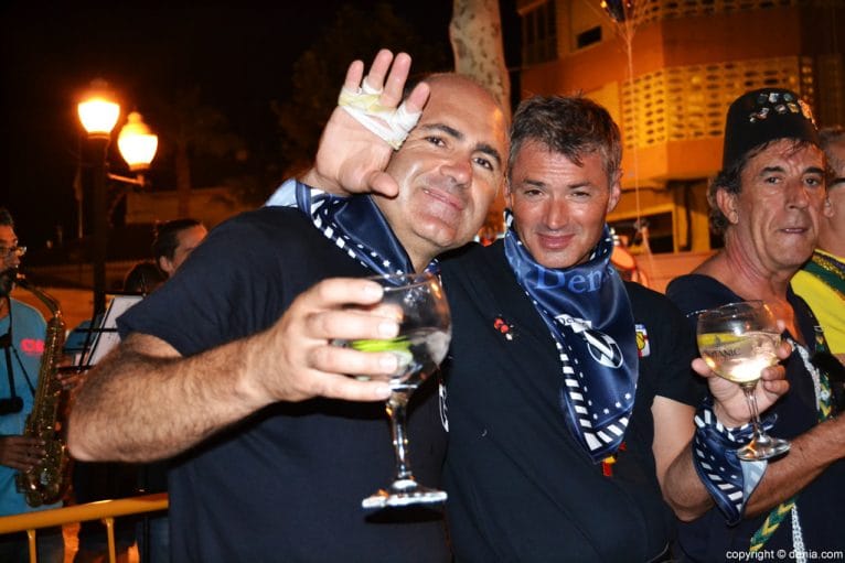 Cena de acampada Moros y Cristianos Dénia 2016 - Deniers desfilando
