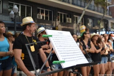 Concurso paellas Sant Roc 2016 Dénia – Desfilando El Vell Montgó