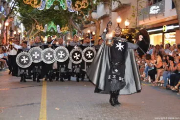 Desfile de Gala Moros y Cristianos Dénia 2016 – Filà Hospitalaris