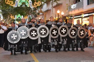 Desfile de Gala Moros y Cristianos Dénia 2016 – Filà Hospitalaris