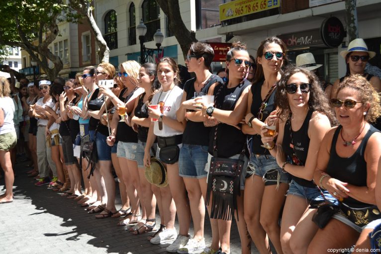 Concurso paellas Sant Roc 2016 Dénia - Festeras Alkamar desfilando