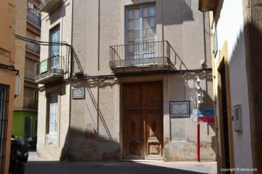 entrada principal del edificio calle san jose