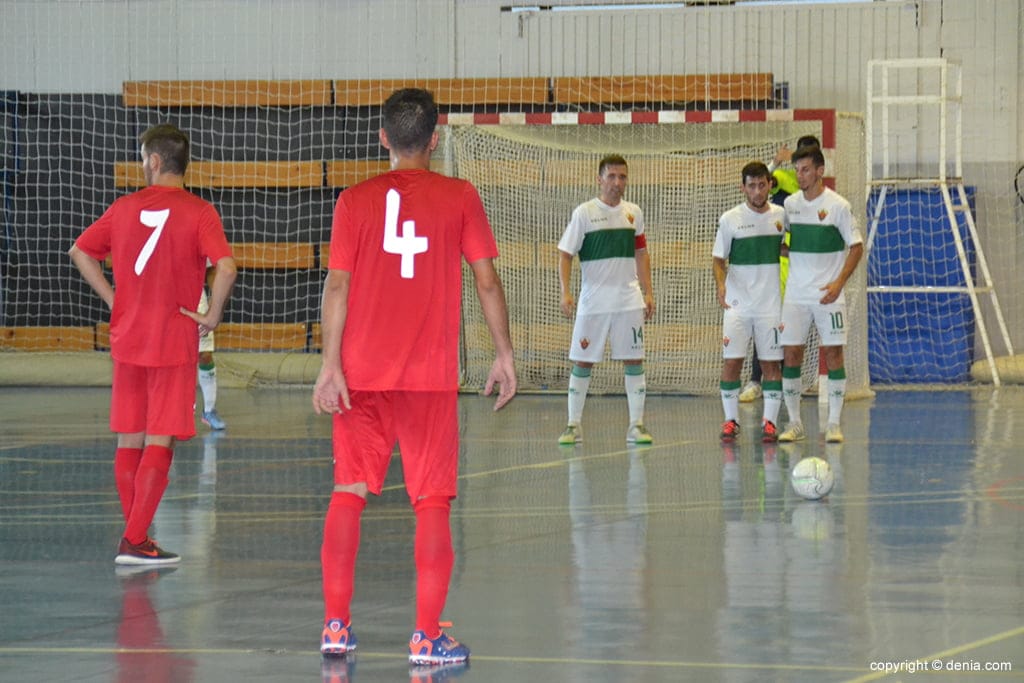 El Elche CF fue demasiado rival para el Dénia Futsal (3-7) 3 Falta sobre la portería del Elche CF