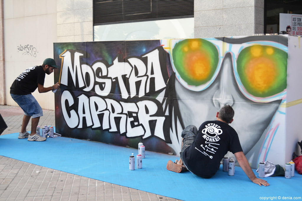Grafiteros en la inauguración de Mostracarrer