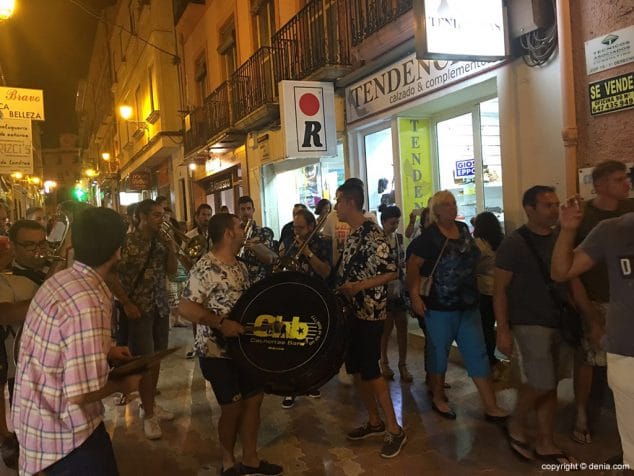 la musica alegro la noche abierta en denia
